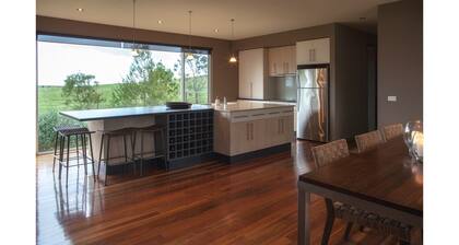 THE Lake House - Surf Side