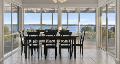 Waterview Estate - Free Wifi, Amazing Ocean Views