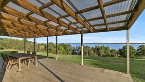 Balcony - Waterview Estate - Free Wifi, Amazing Ocean Views (Inverloch)