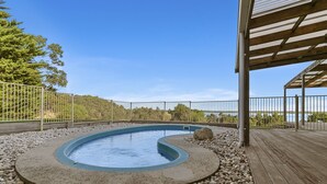 Outdoor pool - Waterview Estate - Free Wifi, Amazing Ocean Views (Inverloch)