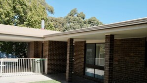 Unclassified image, 5 of 16, button - Anderson's Retreat - Free Wifi - PET Friendly (Inverloch)