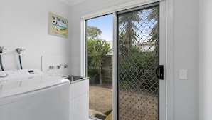 4 bedrooms, free WiFi, bed sheets - Fantasea - Free Foxtel & Wifi (Inverloch)