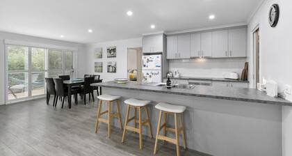 Fantasea - Free Foxtel & Wifi