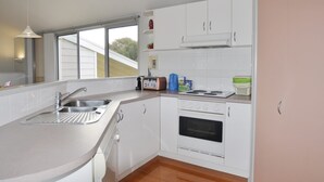 Private kitchen - Rippleside - Surf Side! (Inverloch)