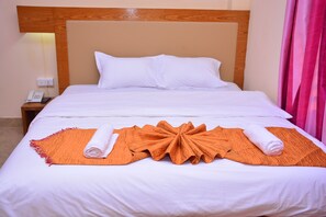 Premium bedding, down comforters, minibar, individually decorated