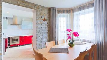 Apartment (Duplex) | Bügeleisen/Bügelbrett, Babybetten, kostenloses WLAN, Bettwäsche