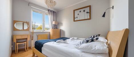 Appartement (2, Legionow 119 C) | Een laptopwerkplek, een strijkplank/strijkijzer, gratis wifi, beddengoed