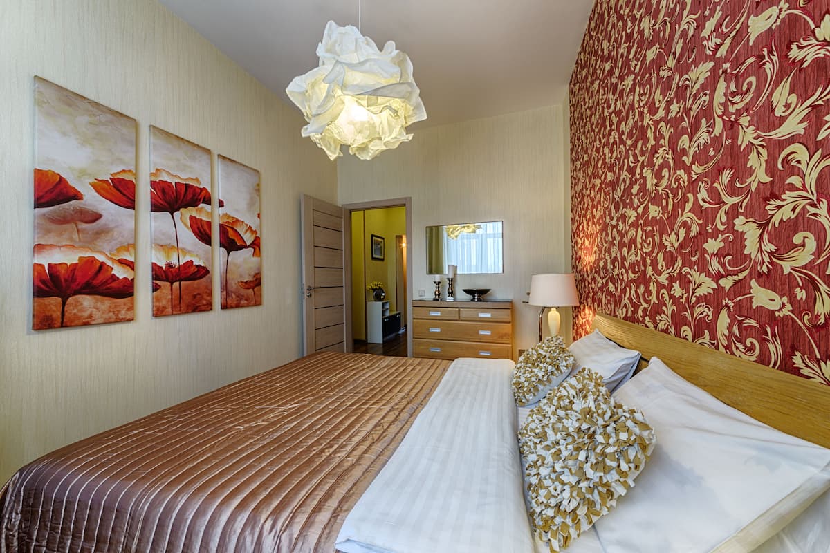 Apartment (5) | Iron/ironing board, WiFi (free), bed sheets