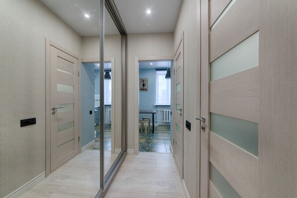 Deluxe Apartment | Hallway - Home Apart 2 (Minsk)