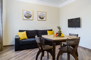 Appartement (nez 39-2) | Coin séjour | Télévision à écran plat de 100 cm avec chaßnes numériques, télévision