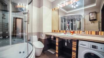 Apartment, 1 Bedroom | Bathroom | Free toiletries, hair dryer, slippers, towels