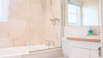 Cottage (4 Bedrooms) | Bathroom | Bathtub, free toiletries, towels