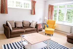 TV - Hillcrest, Aldeburgh (Aldeburgh)