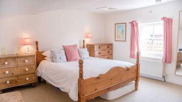 House (2 Bedrooms) | 2 bedrooms, iron/ironing board, bed sheets