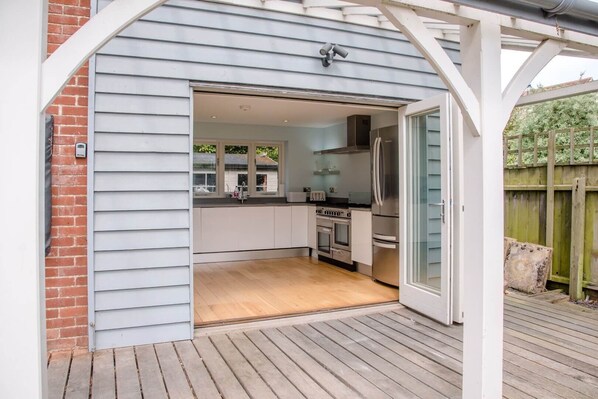 Fridge, microwave, oven, stovetop - Suilven, Aldeburgh (Aldeburgh)