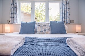 4 Schlafzimmer, laptopgeeigneter Arbeitsplatz, Bügeleisen/Bügelbrett