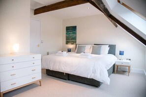 2 chambres, espace de travail pour ordinateurs portables