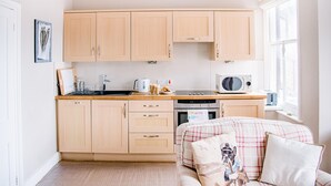 Fridge, microwave, oven, stovetop - Serendipity, Aldeburgh (Aldeburgh)