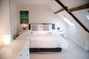 2 chambres, espace de travail pour ordinateurs portables