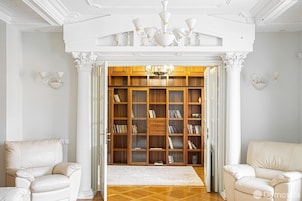 Elite Apartment | Living area | 100-cm flat-screen TV with digital channels, TV