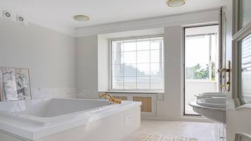 Departamento Elite | Baño | Secadora de cabello, pantuflas, toallas, jabón