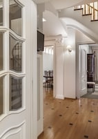 Elite Apartment | Living area | 100-cm flat-screen TV with digital channels, TV