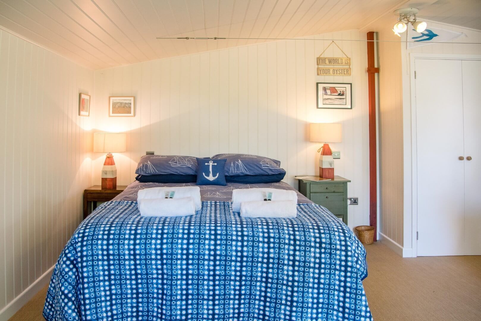 1 bedroom, laptop workspace, bed sheets