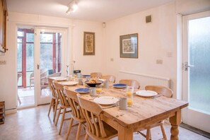 House (5 Bedrooms) | Private kitchen
