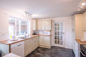 Microwave, oven, stovetop, dishwasher