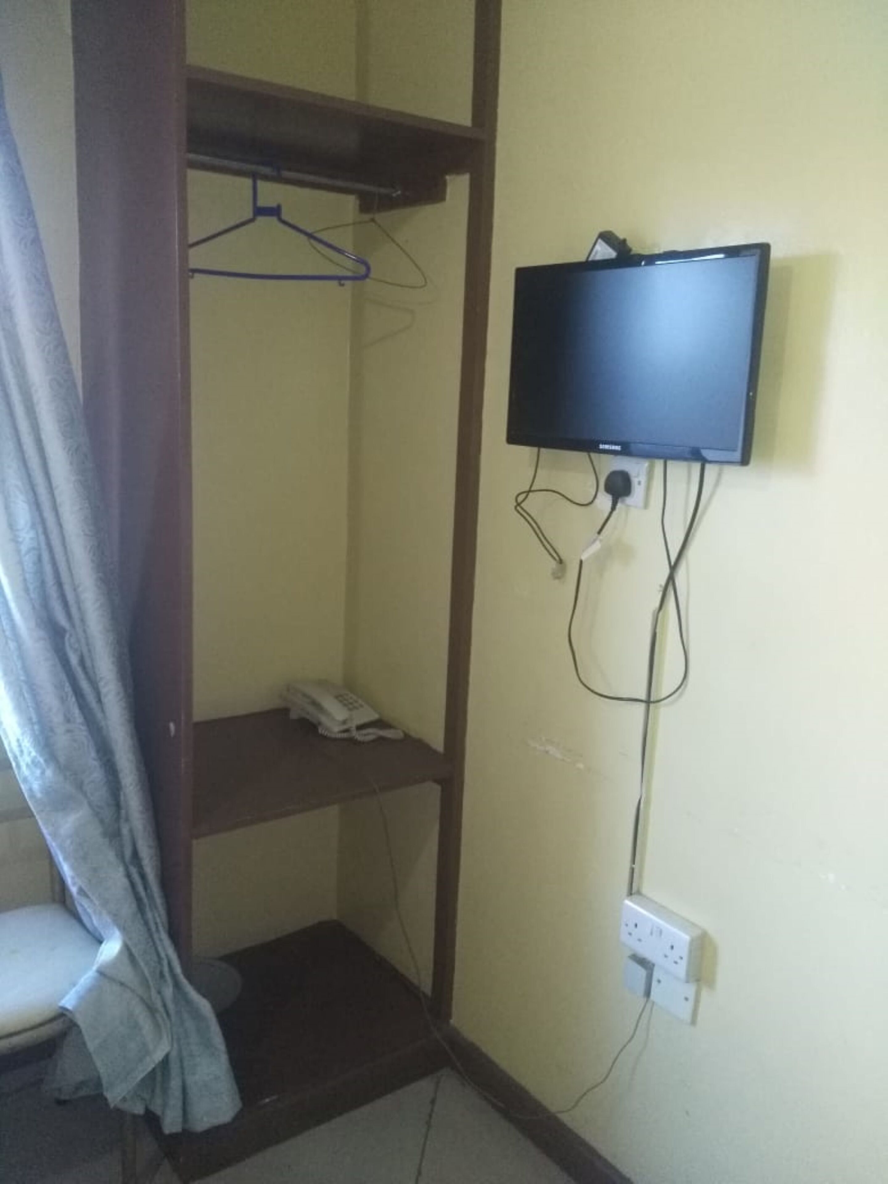 double or twin room | television