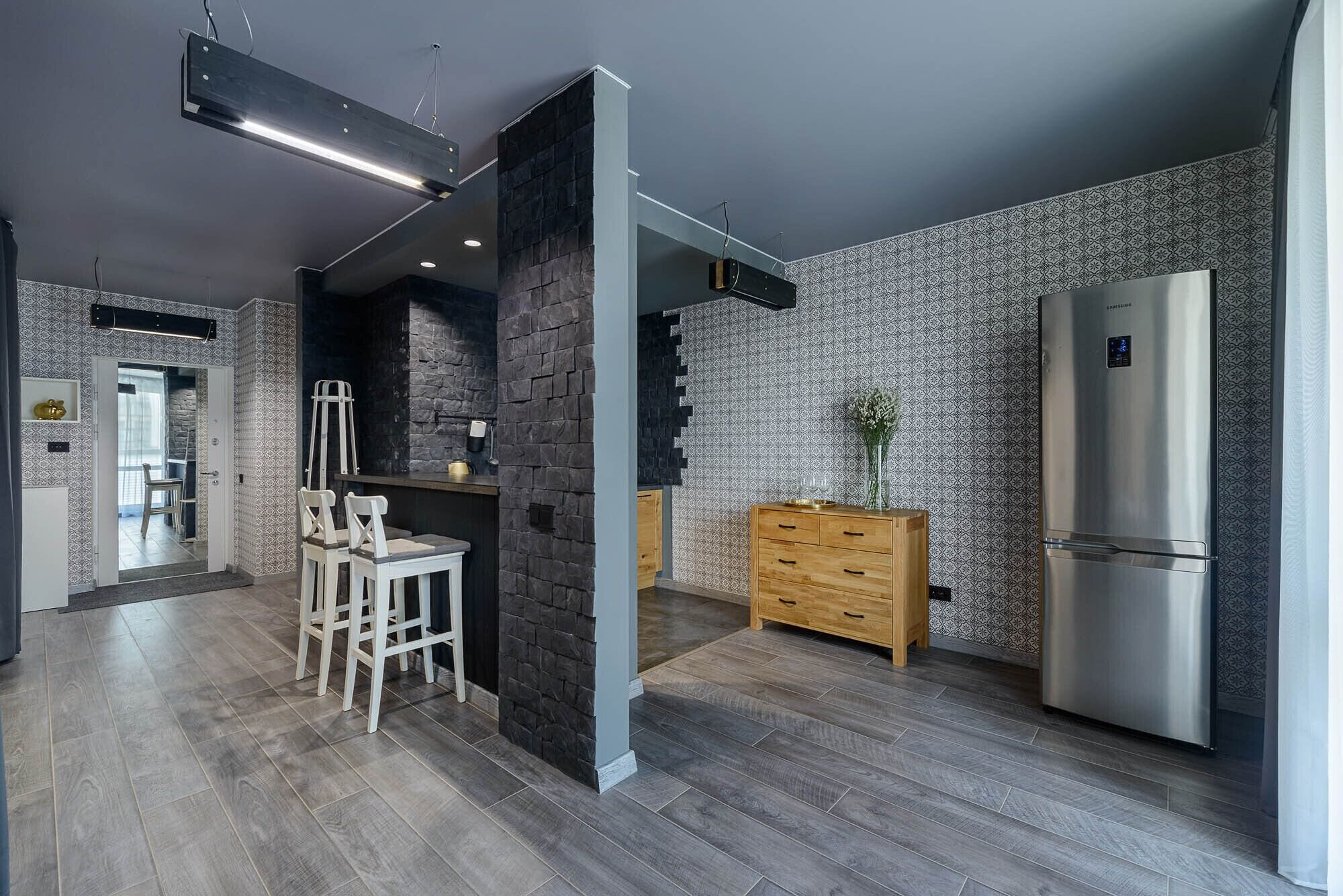 Estudio City | Ropa de cama de alta calidad, tabla de planchar con plancha, wifi gratis