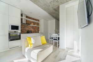 Superior Studio | Premium bedding, iron/ironing board, free WiFi, bed sheets - HOME APART Mayak Minska (Minsk)