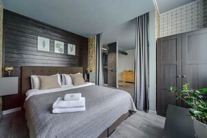 City-Studio | Hochwertige Bettwaren, Bügeleisen/Bügelbrett, kostenloses WLAN