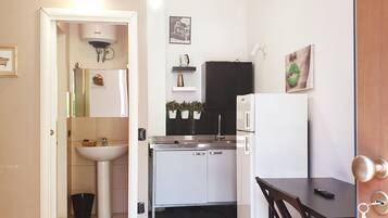 Basic-Studio | Wohnbereich | Flachbildfernseher