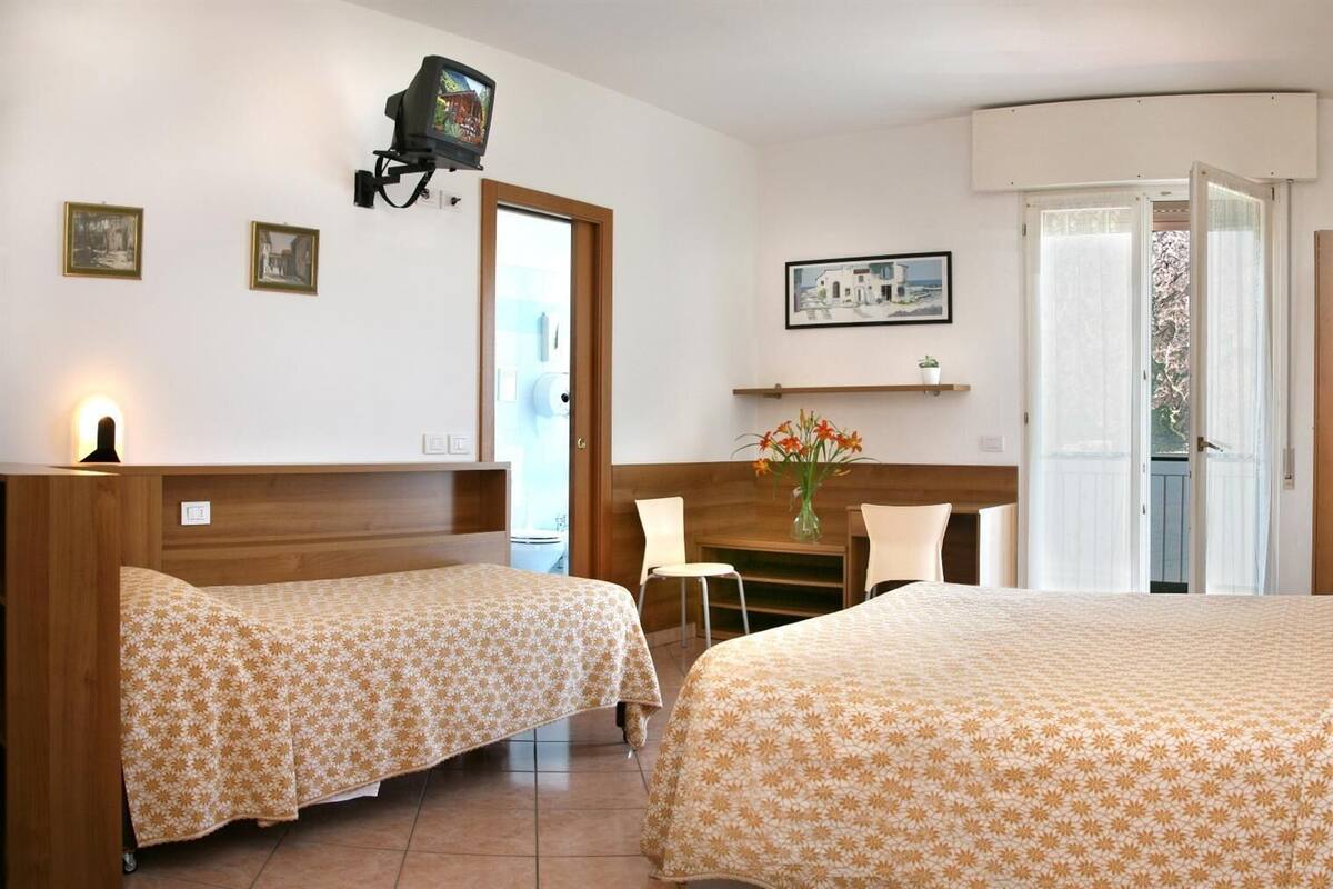 Bureau, lits bébé (en supplément), Wi-Fi gratuit, draps fournis