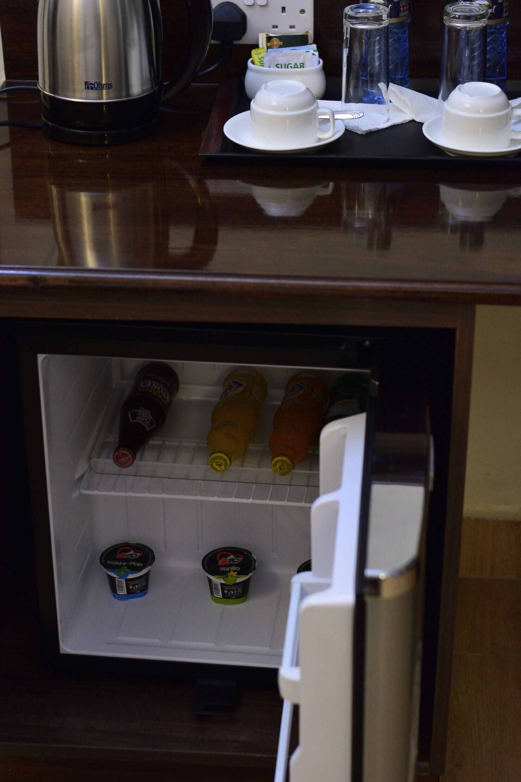 standard twin room | minibar