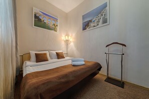 Apartment, 2 Bedrooms | 2 bedrooms, iron/ironing board, cribs/infant beds, free WiFi