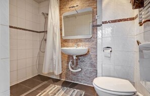 Hair dryer, bathrobes, slippers, towels - Hotel  Zum Ochsen (Bietigheim)