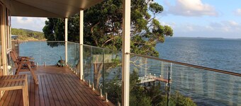 The Waterfront Cottage at North Arm Cove - Port Stephens Holiday Accommodation