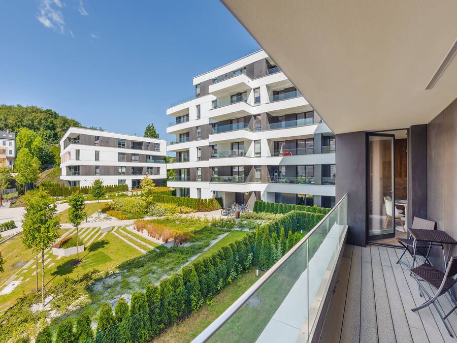 1 bedroom, individually decorated, individually furnished