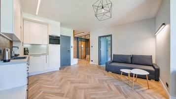 Apartment (9b/14) | Private kitchen | Fridge, oven, stovetop, dishwasher