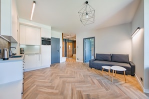 Apartment (9b/14) | Private kitchen | Fridge, oven, stovetop, dishwasher - Apartamenty Sun & Snow Silva (Gdynia)