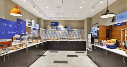 Holiday Inn Express & Suites Jersey City - Holland Tunnel by IHG