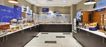 Holiday Inn Express & Suites Jersey City - Holland Tunnel by IHG