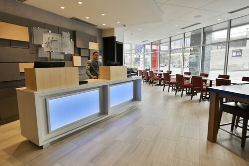 Holiday Inn Express & Suites Jersey City - Holland Tunnel by IHG