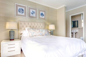 Maison classique | 4 chambres, décor unique, rideaux d’obscurcissement