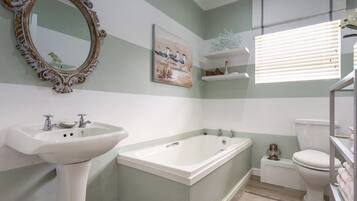 Classic House | Bathroom
