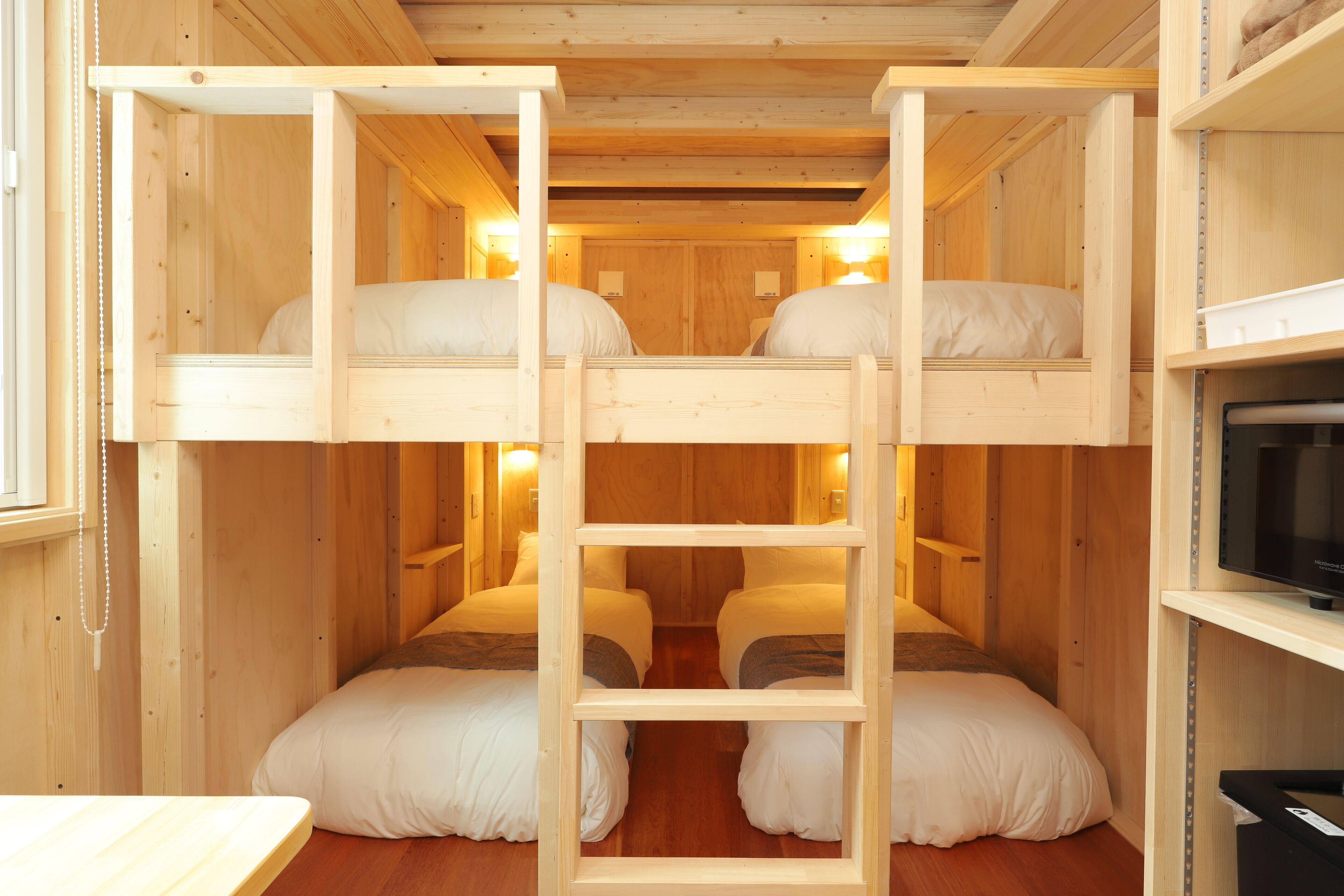 room 2 jr mobile inn | desk, free wifi, bed sheets