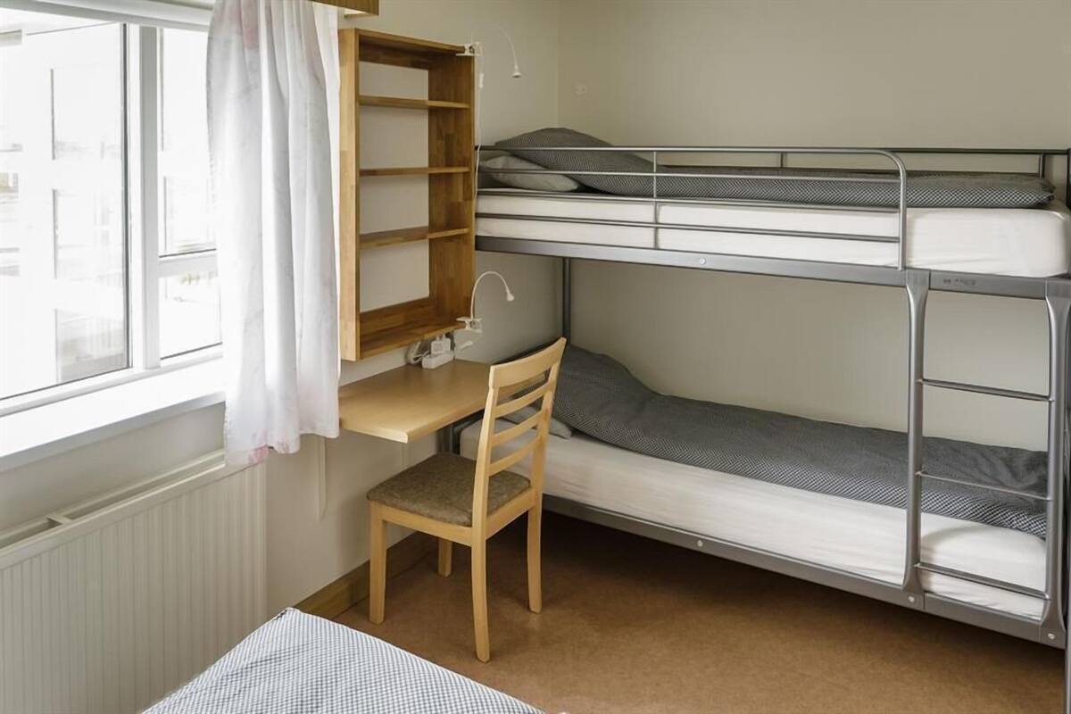 Free cots/infant beds, free WiFi, bed sheets