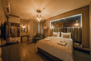 Quarto casal ou duplo luxo | 1 quarto, roupas de cama premium, frigobar, cofres nos quartos